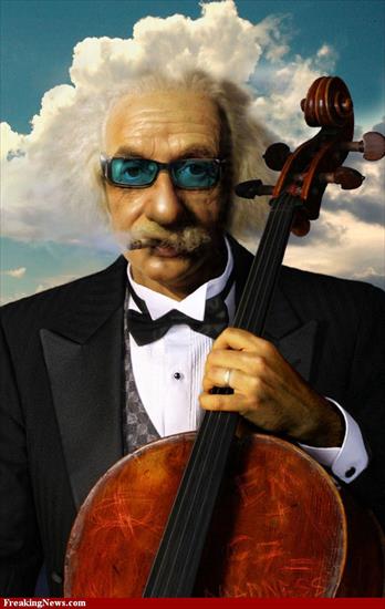 Rezonansowy - Albert-Einstein-Playing-Cello--57212.jpg