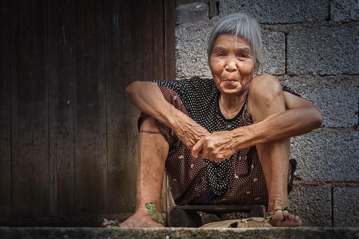 Chiny - old-lady-guilin_12407419383_o.jpg