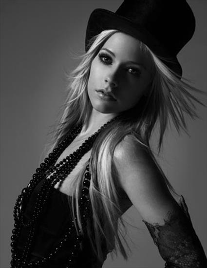 Photoshoot - Avril Lavigne Sesja 9.gif