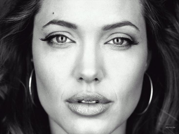 Angela Jolie - Angelina Jolie 28.jpg
