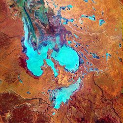 06 Australia - 250px-NEO_lake_eyre_big.jpg