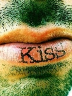Usta - Kiss.jpg
