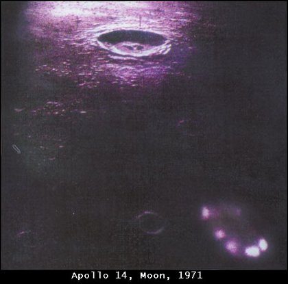 ufo - UFO sfotografowane z Apollo 14.jpg