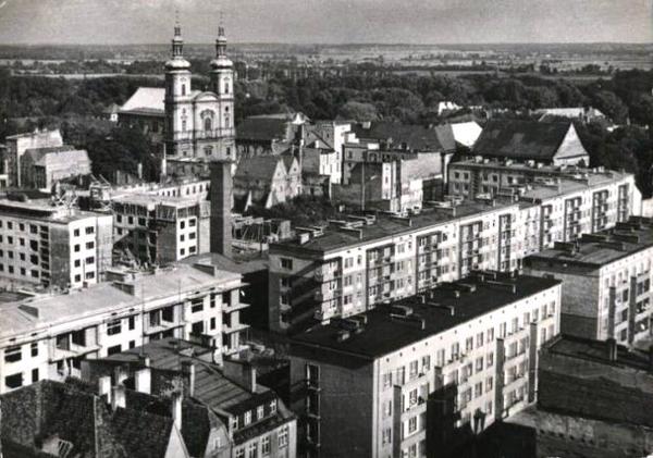 Nysa w panoramie - widok na ul. Kostrzewy, obecnie ul. Celna_rok około 1964_d3309588a8.jpeg