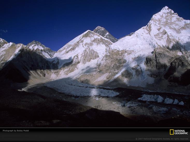 NG09 - Mount Everest and Mount Nuptse.jpg