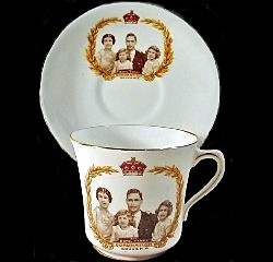 Dynastia Windsorów - Royal Family portrait2.jpg