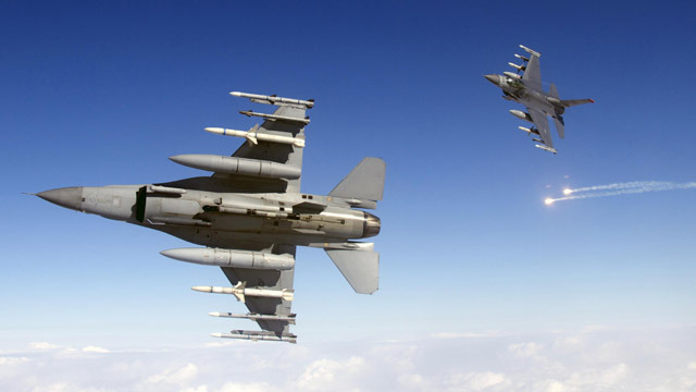  MAJDAN 2013-2014 - Amerykańskie F-15 wzmacniają obronę Litwy, Łotwy i...i Estonii. F-16 przylecą do Polski - 06 marca 2014.jpg