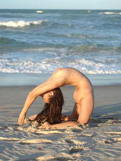 Yoga - yogini3.jpg