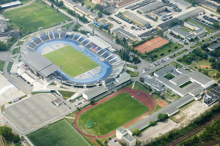 Widok z lotu ptaka - 2011r - 20.Stadion Zawiszy i Jednoska Wojskowa.jpg