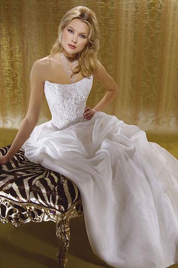 suknie ślubne   - Demetrios_kolekcja_2007_model-9652.jpg