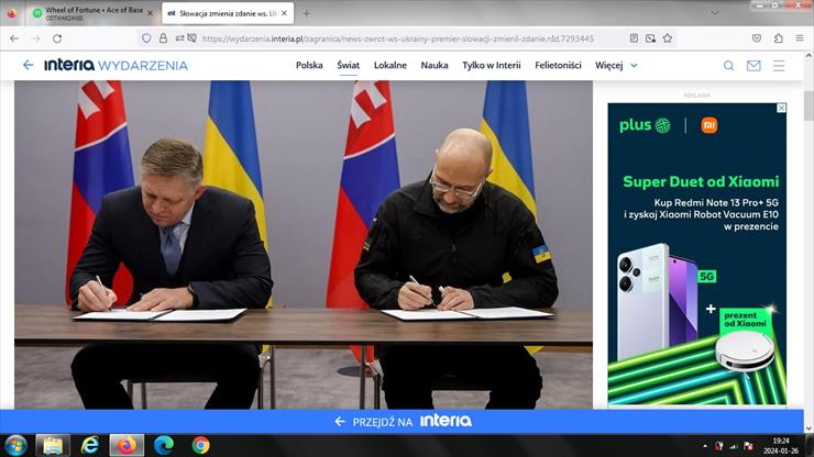Gunmin Dummledore - Politycy ze Słowacji i Ukrainy podpisują dokumenty.jpg